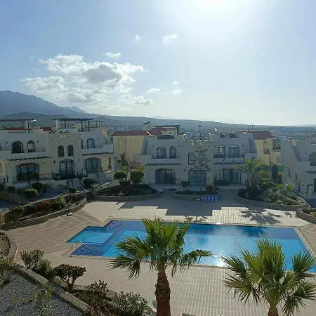 아파트 Sunny, Big Pool, Garden-roof Terrace View Cornervilla On Area Kyrenia-bahceli North-cyprus