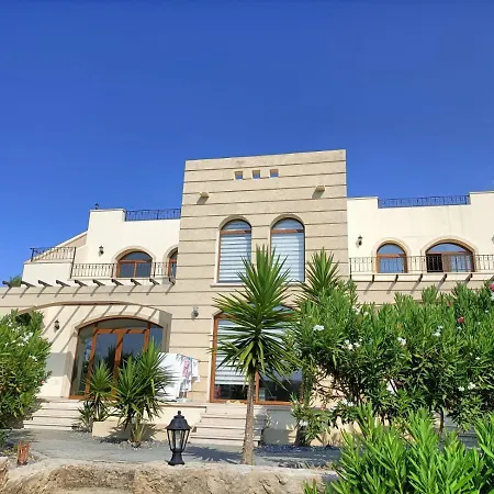 아파트 Sunny, Big Pool, Garden-roof Terrace View Cornervilla On Area Kyrenia-bahceli North-cyprus