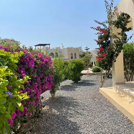 Sunny, Big Pool, Garden-roof Terrace View Cornervilla On Area Kyrenia-bahceli North-cyprus *